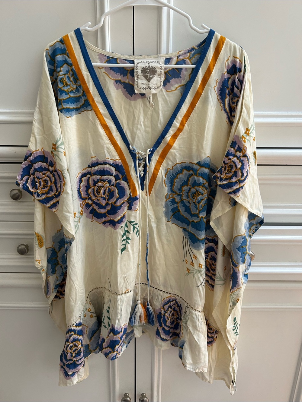 Z&L Bohemian Floral V-Neck Women’s Top in Cream and Blue